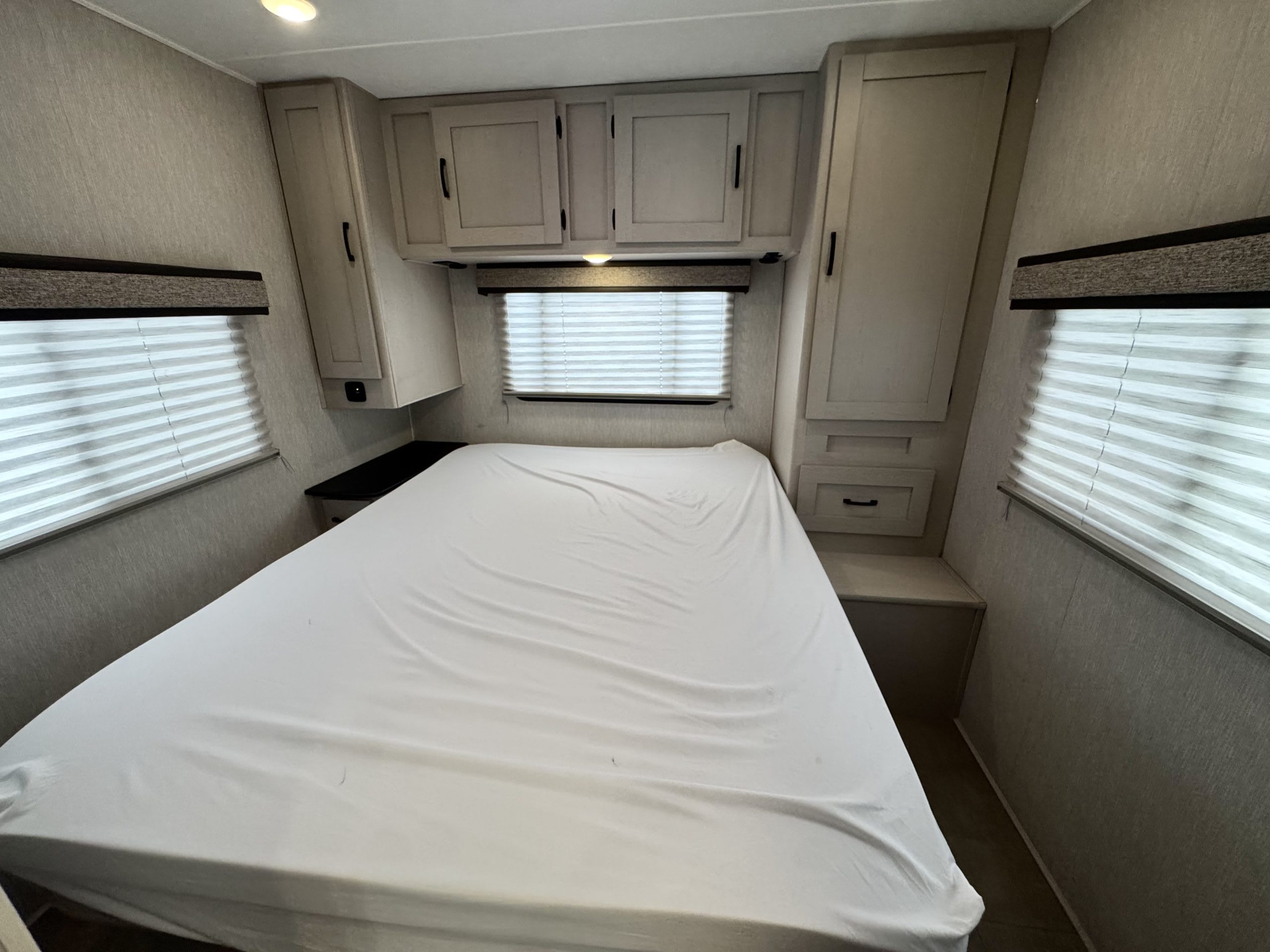 5-3300 27ft. Freelander