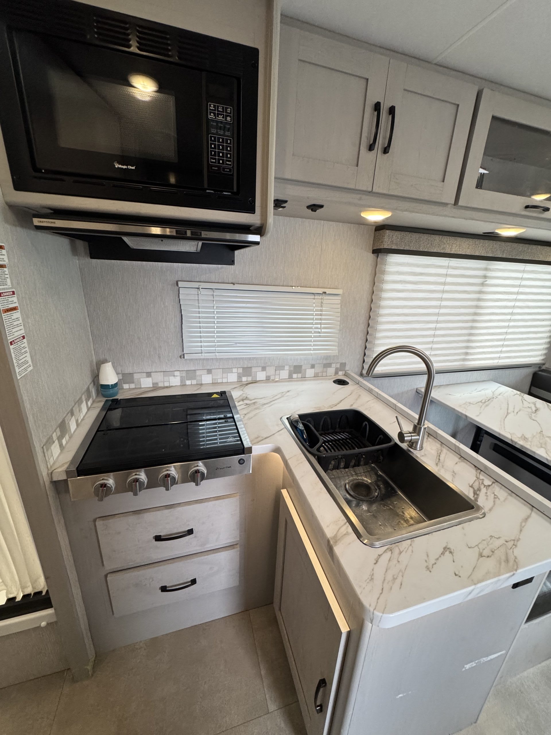 4-3300 27ft. Freelander