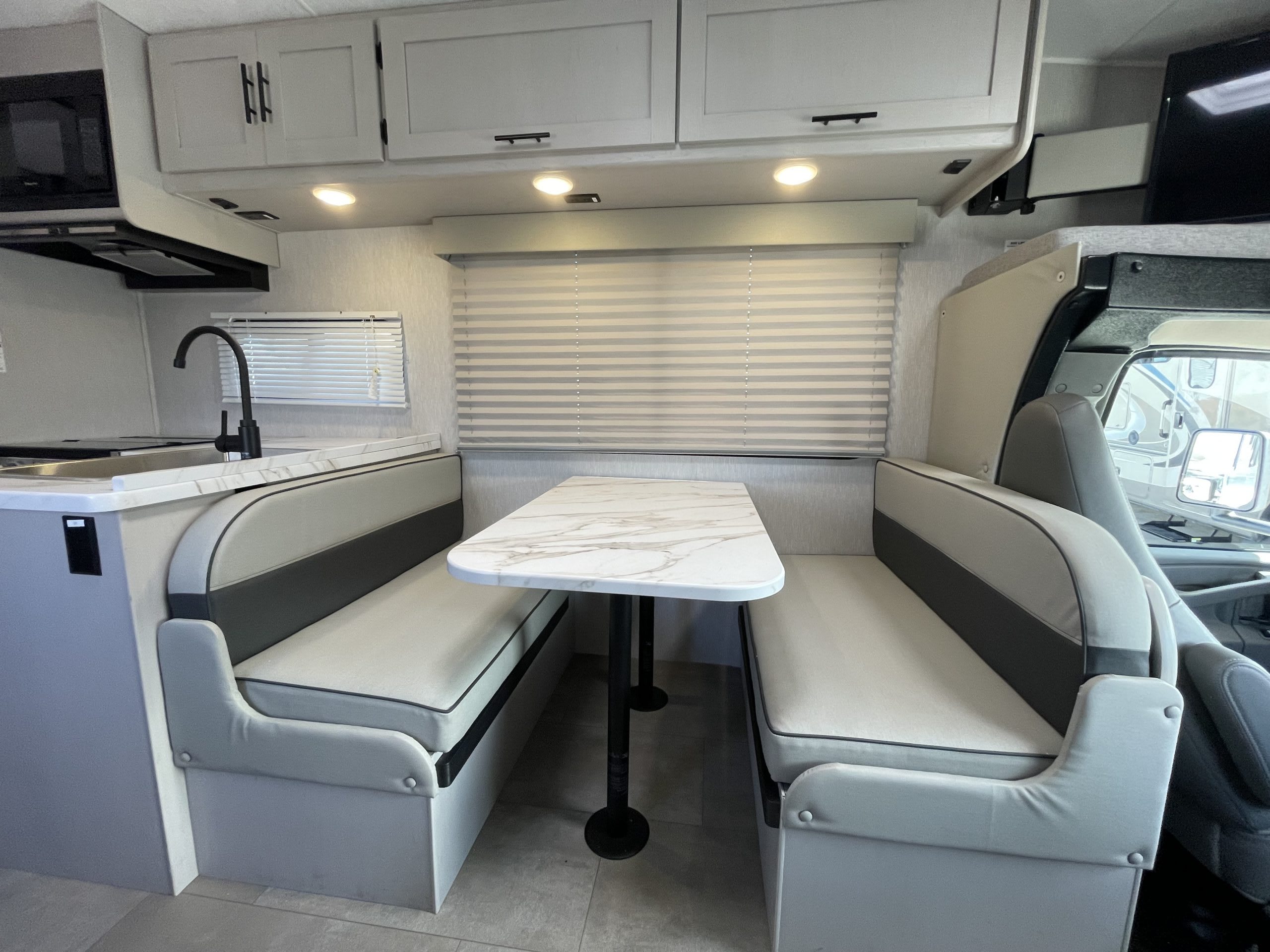 6-3260 27ft. Freelander “2023”