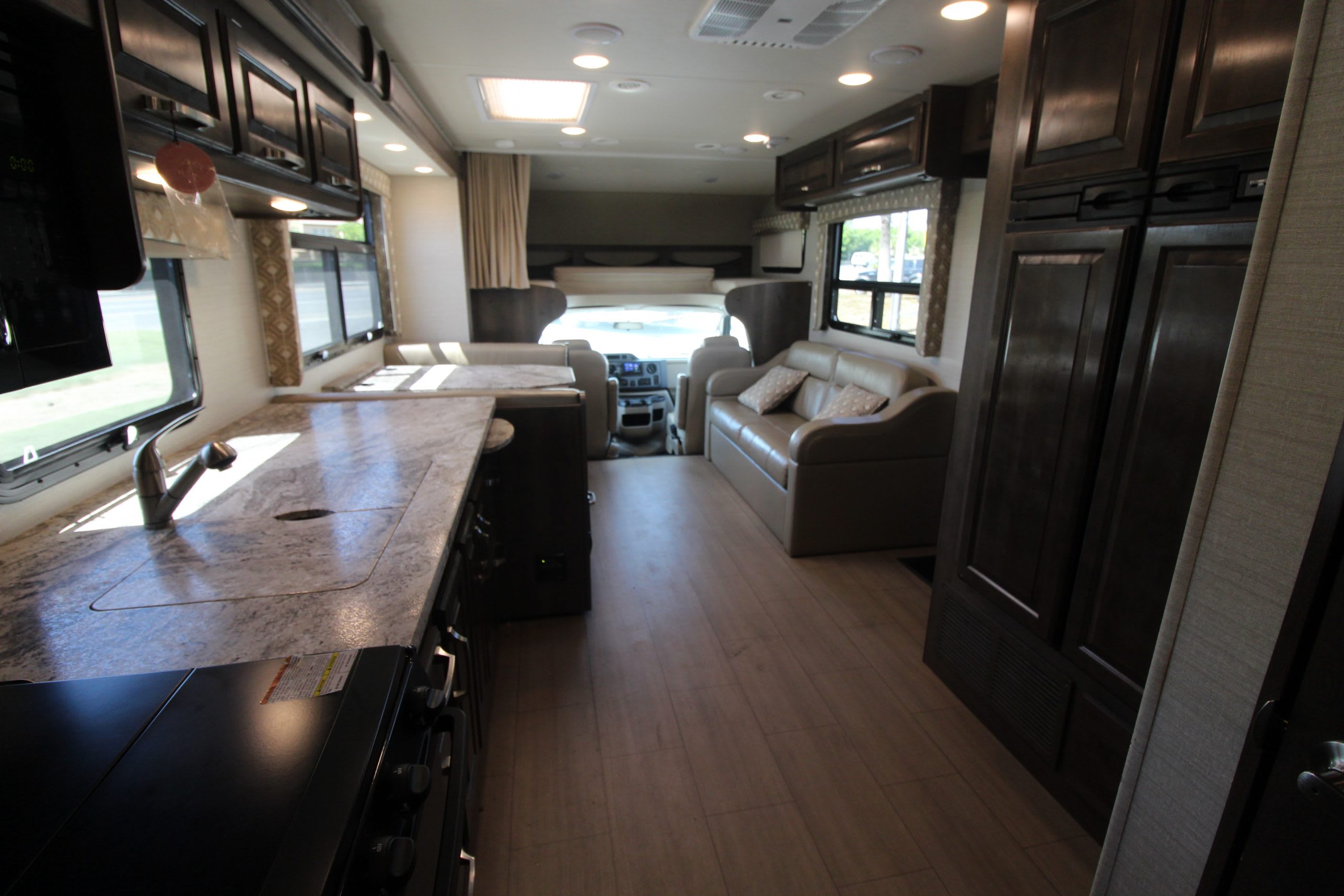 2-3226 31ft. Greyhawk