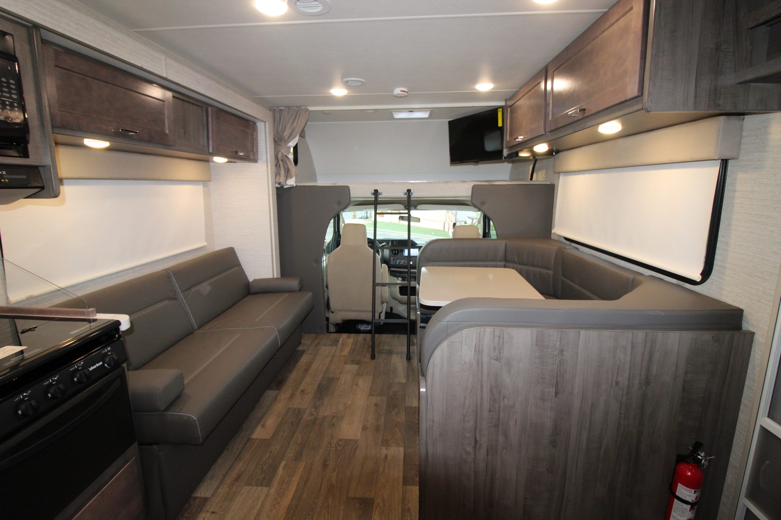 2-3200 31ft. Minnie Winnie “2020”