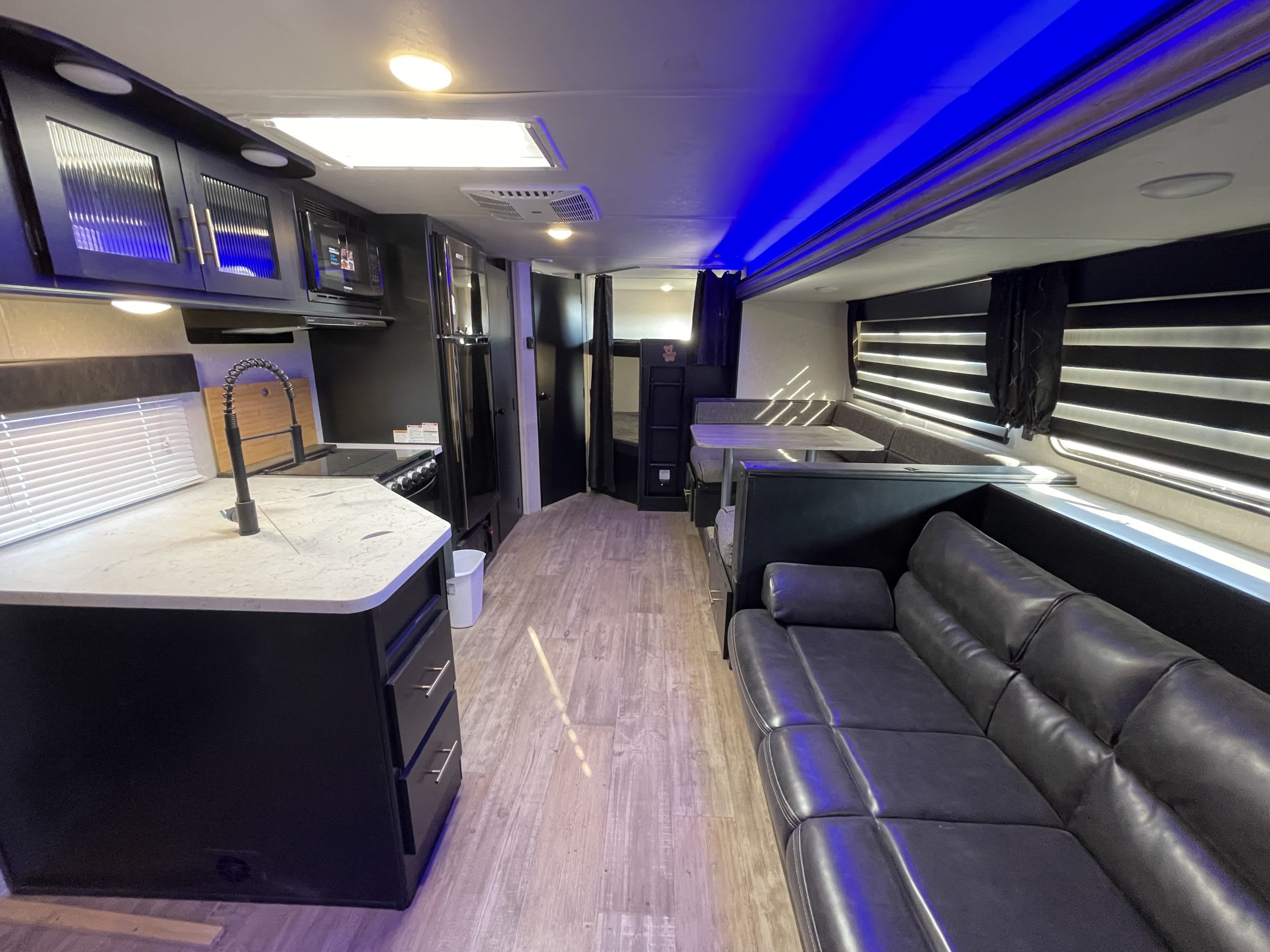 3-3261 31ft. Grey Wolf