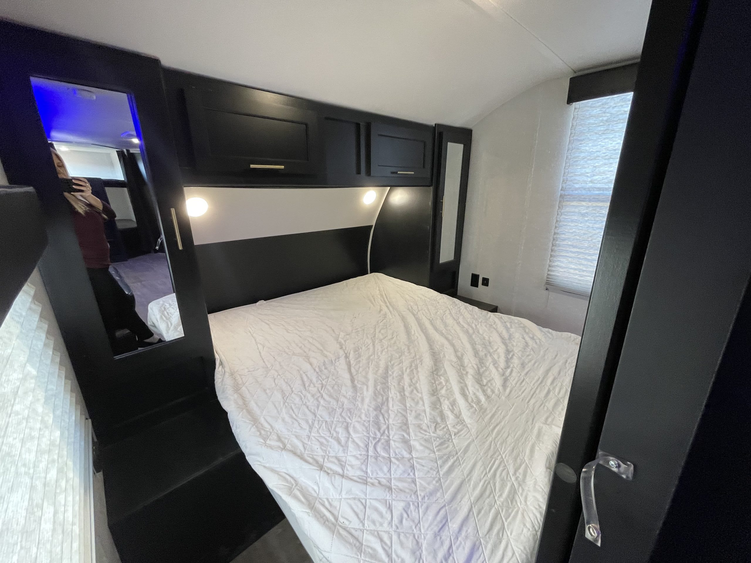 7-3261 31ft. Grey Wolf