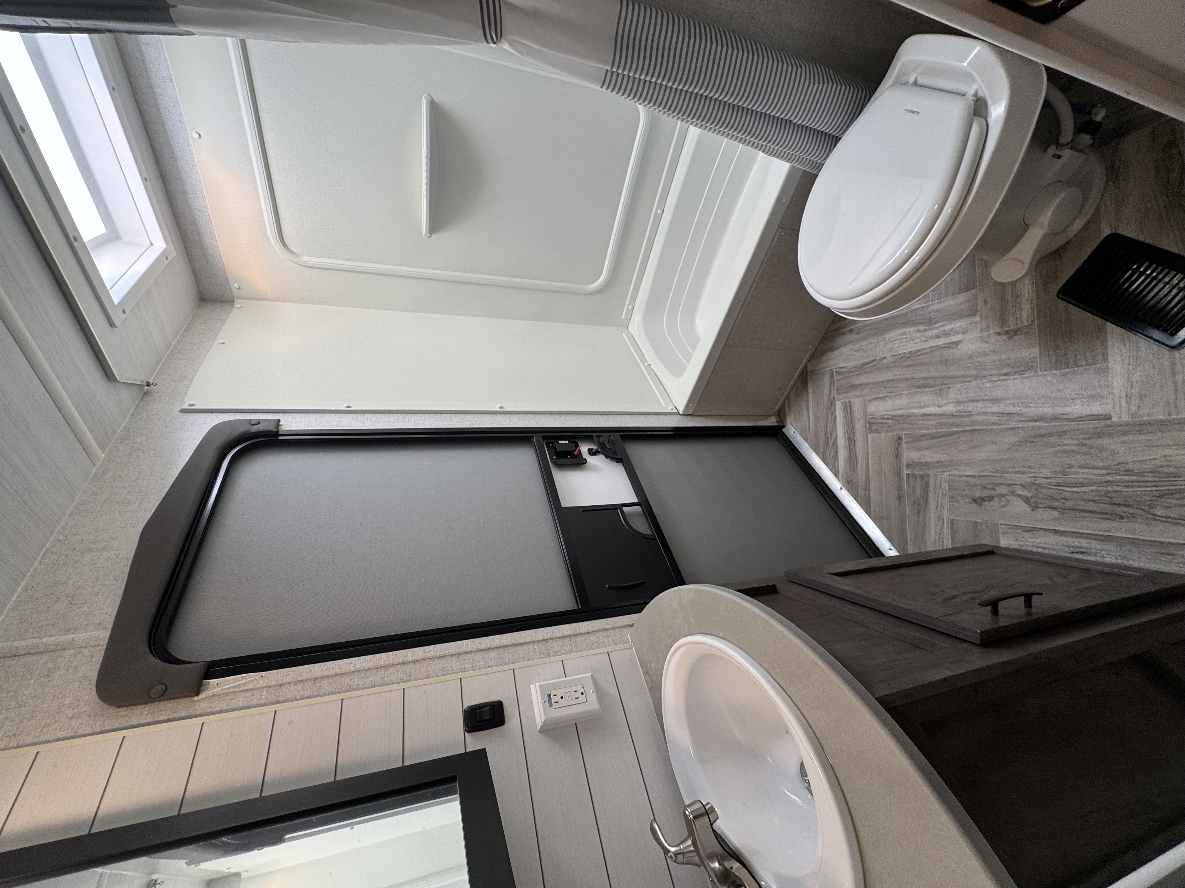 3301 Evo Bathroom