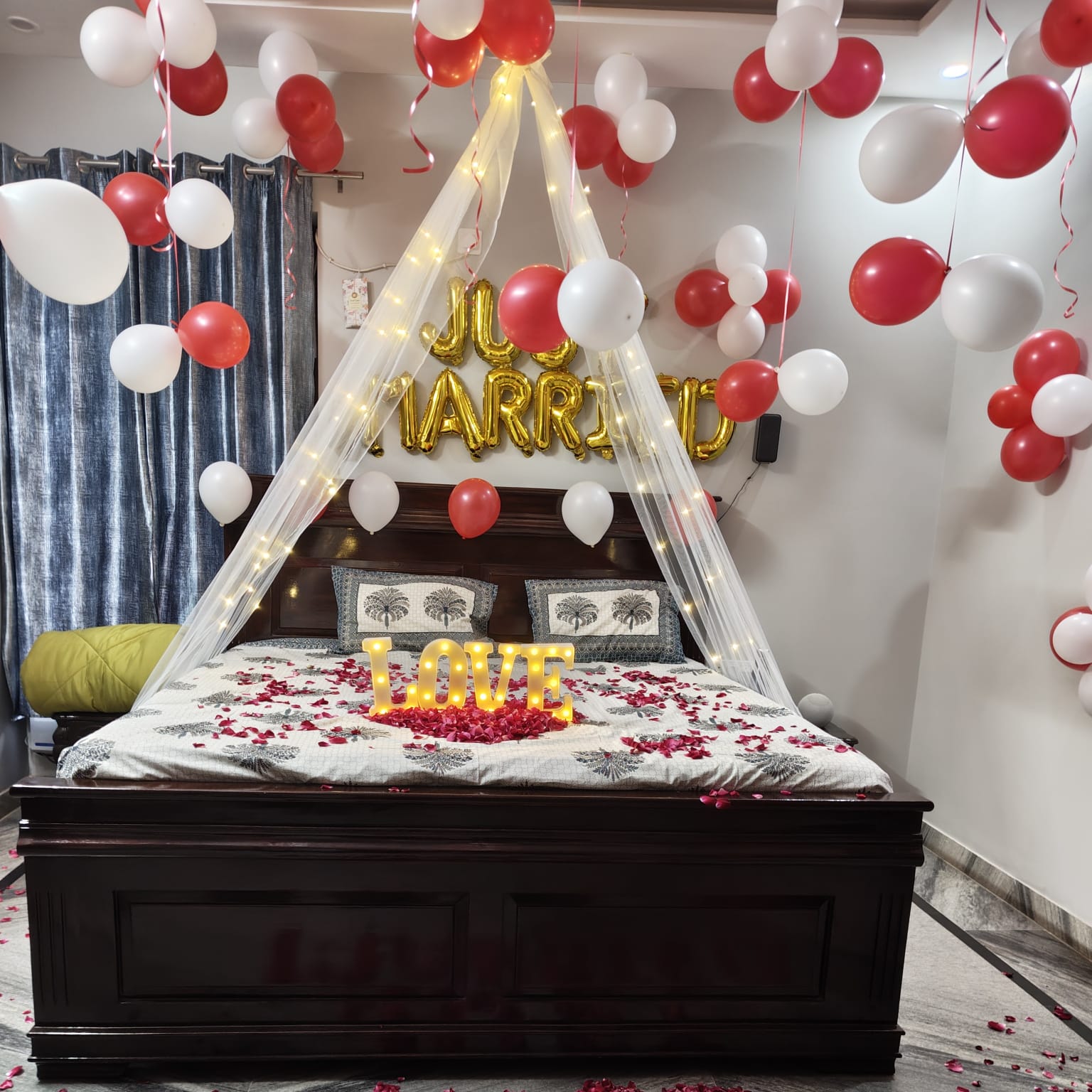 First night room decoration ballons 