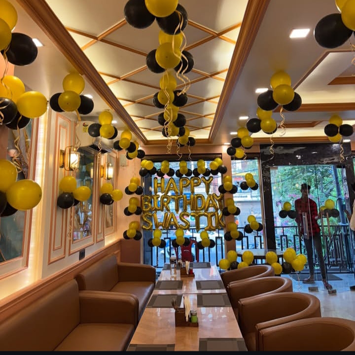 Birthday decoration for restaurant 