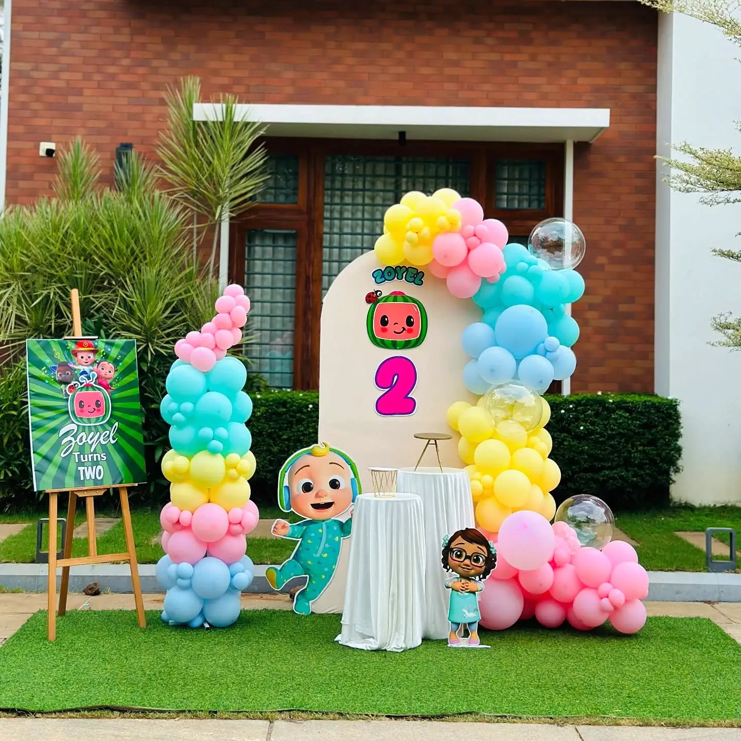Cute and beautiful Cocomelon theme for kids birthday decoration