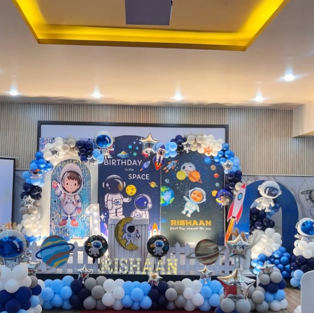 Astronaut Theme kids birthday decoration for banquet hall 