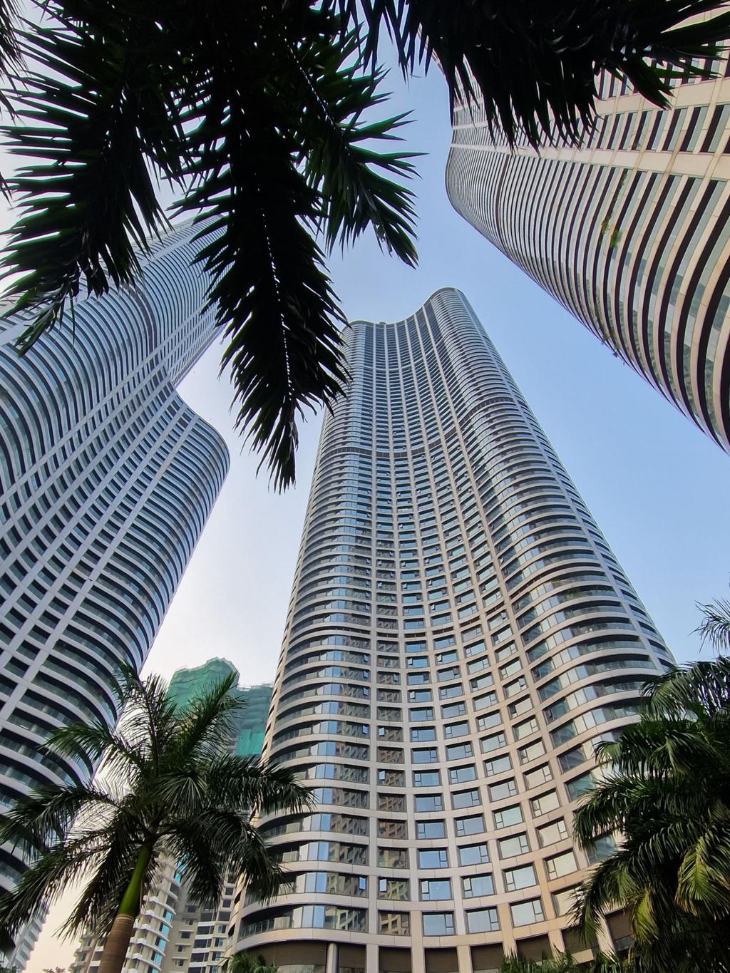 AMAZING CITIES
