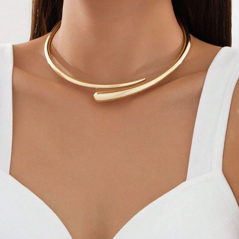 Cuff Choker