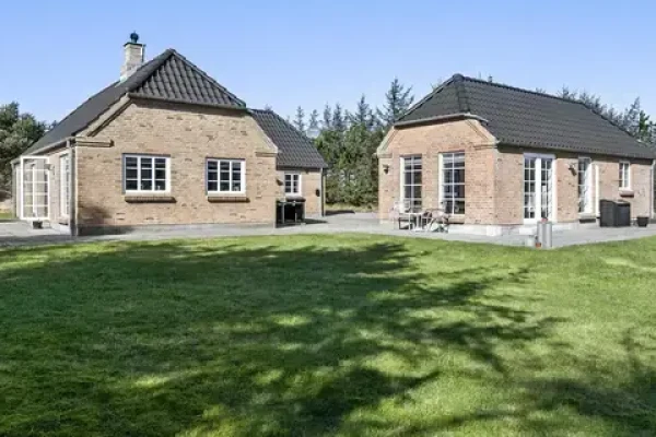 Opstrupsvej 36