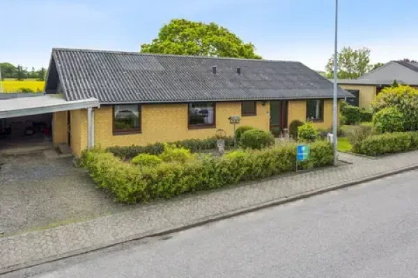 Sensommervej 17