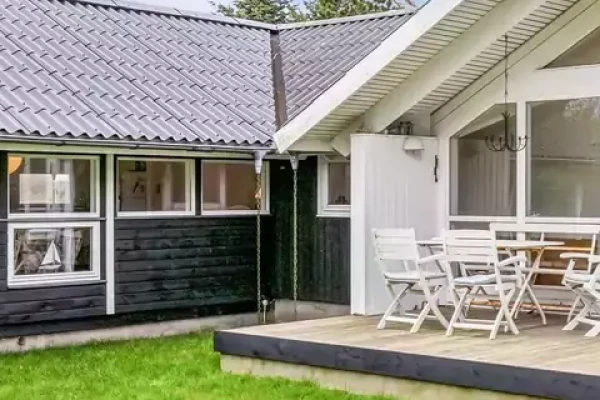 Vester Strandvej 4