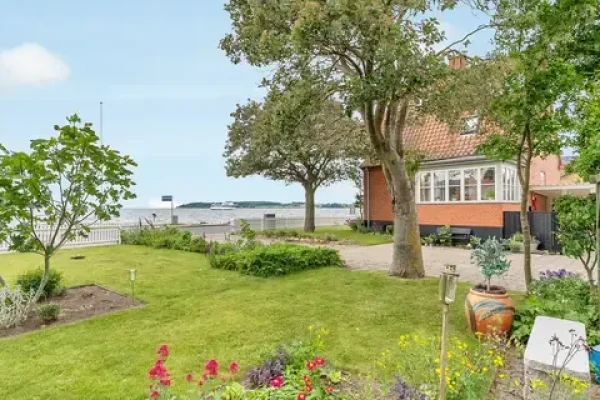 Færgevej 8
