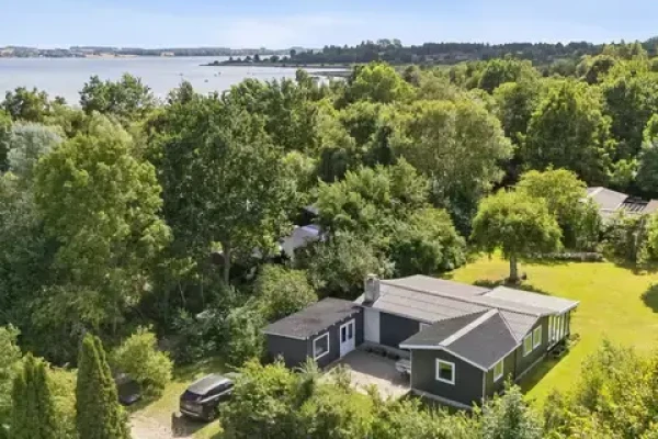 Strandvænget 2
