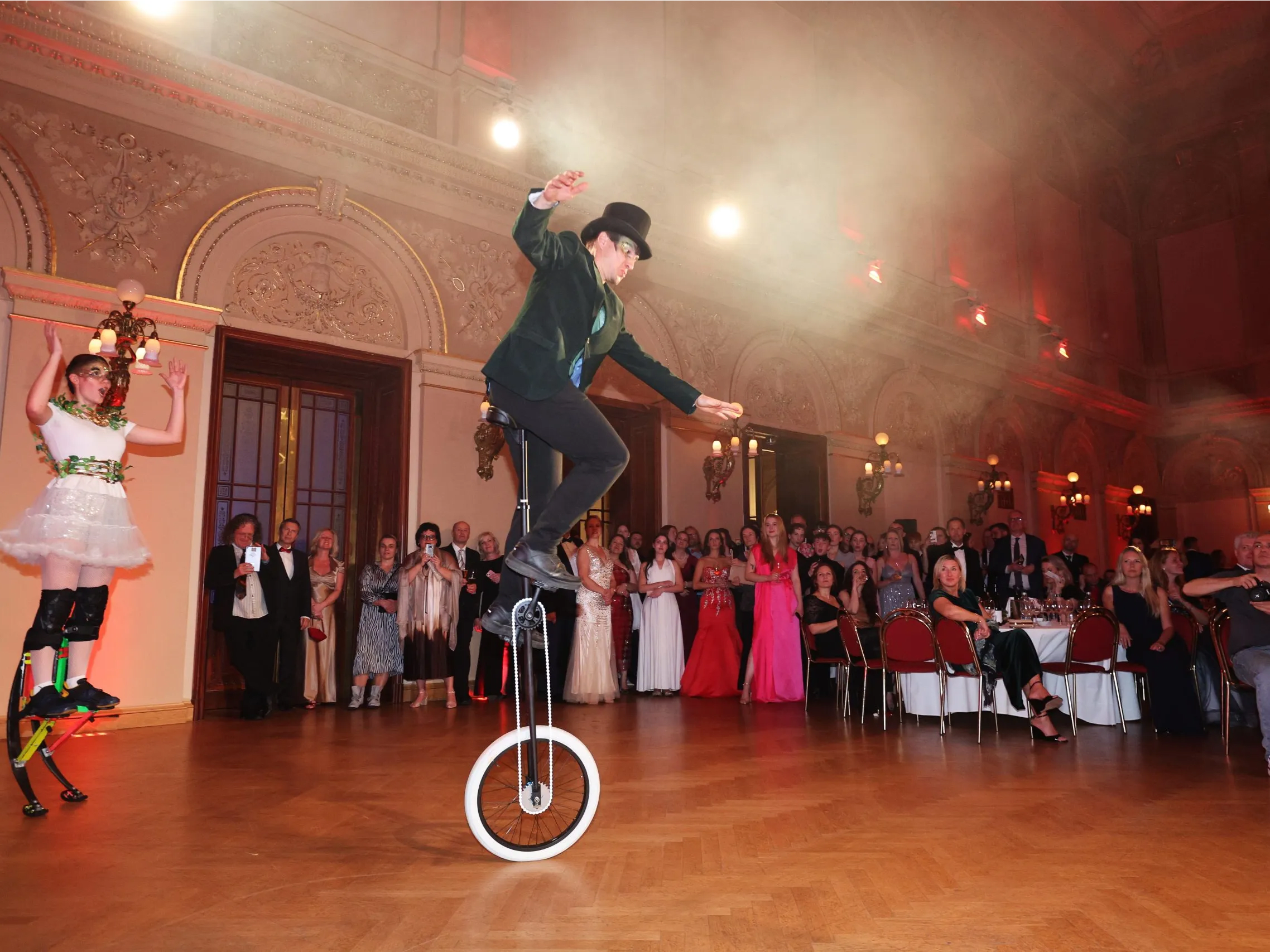 Show na vysoke jednokolce - foto 1