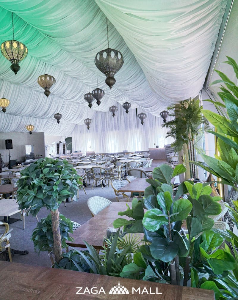 Food Court