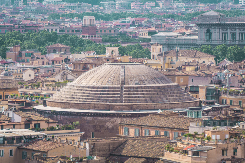 The top of the Pantheon pops out over the city