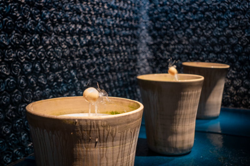 Eggs suspended in water jets Eggs suspended in water jets