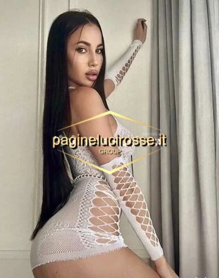 3391439504 -  Simona pisa