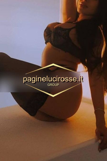 3889905322 -  Laura latina