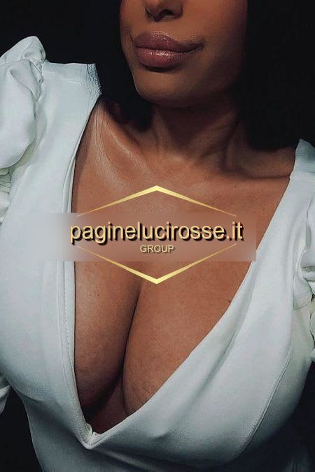 3889905322 -  Laura latina