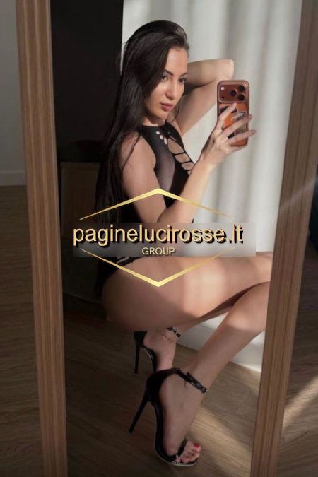 3508828122 -  LAURA como