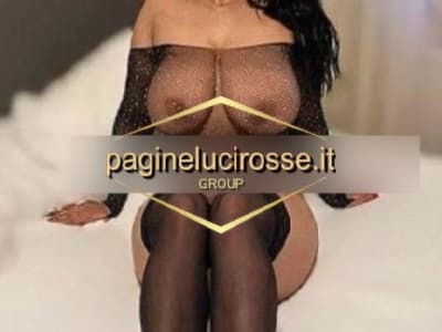 3500649941 arezzo Clara Escort
