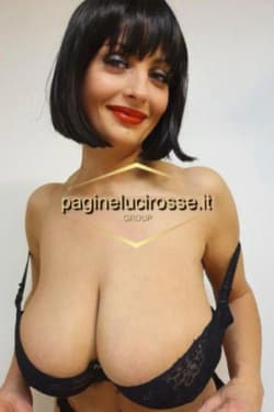KARLA, escort a Aprilia - bella nefomena👠💃pompino scoperto + sborrami in bocca👄viso💘natur +lato...