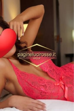Angela , escort a Napoli -  angela donna russa … 36enne sono piÙ...
