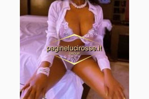 AMICHE, escort in evidenza a Isernia - Coppia di amiche 🐷 in compagnia di amica...