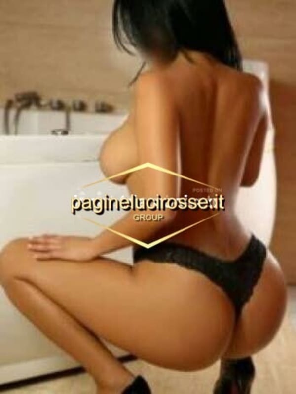Sori, escort in evidenza a Est - Pulitissima e profumata. mi piaciono i baci con...