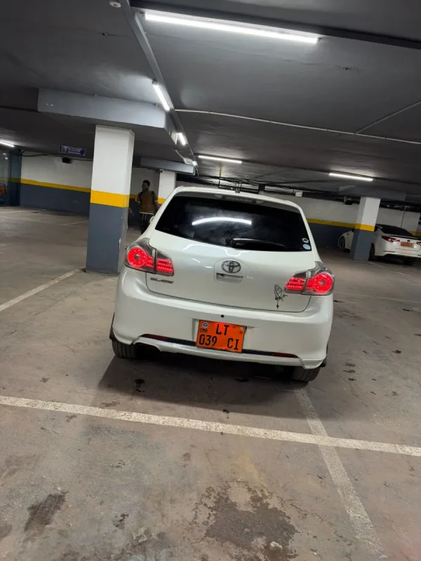 Toyota blade. 2012