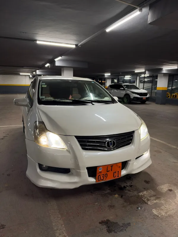 Toyota blade. 2012 4