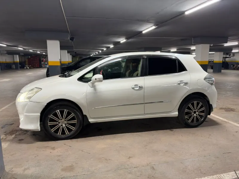 Toyota blade. 2012 5