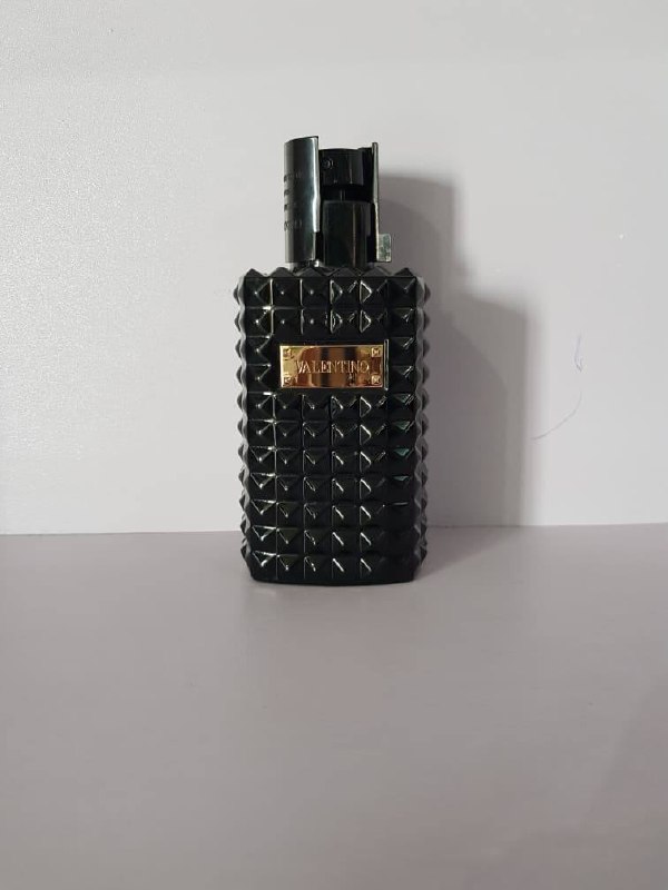 Valentino Noir Absolu Oud Essence