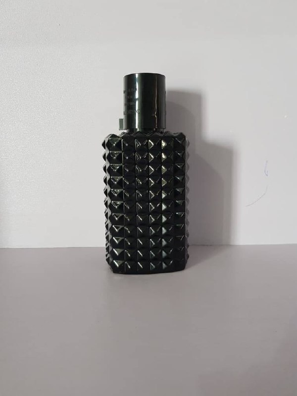 Valentino Noir Absolu Oud Essence-1