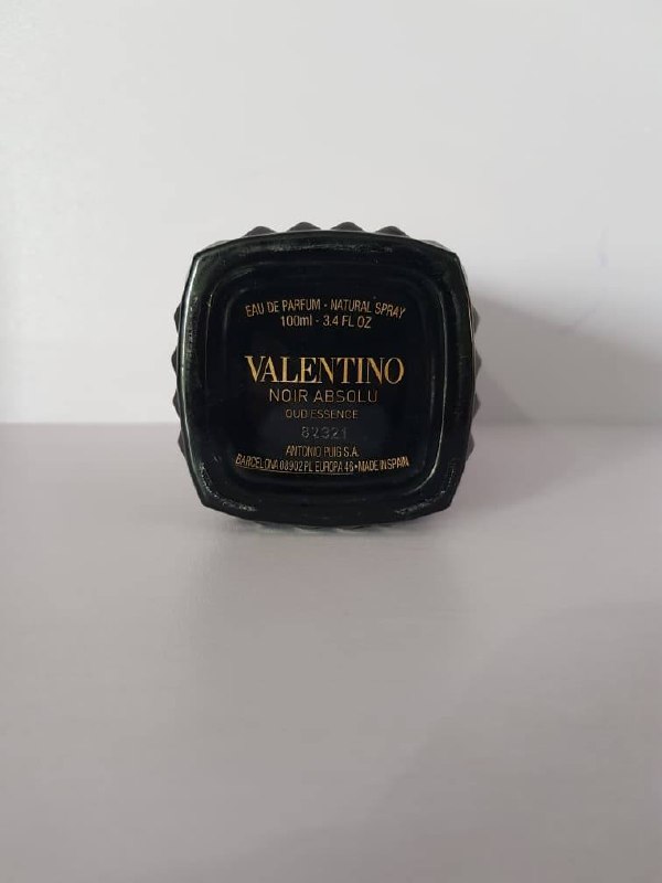 Valentino Noir Absolu Oud Essence-2