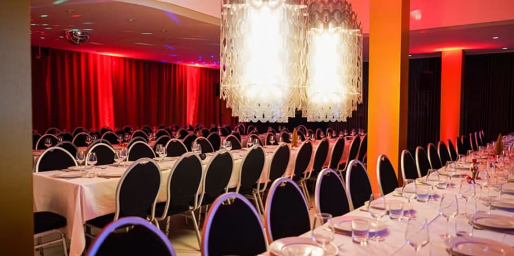 Stylische Business-Lounge 