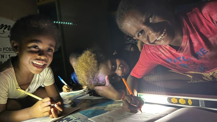 CSR Weihnachtsfeier – Solarsysteme bauen