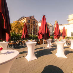 Sonnige Terrasse mit Trailer-Bar thumb