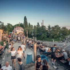 Open-Air Location am Schiff thumb