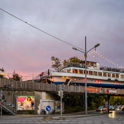 Schiffslocation mit Club-Atmosphäre thumb