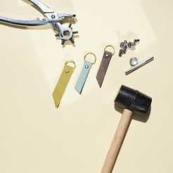 Leder Upcycling thumb