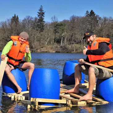Floßbau Challenge in Berlin