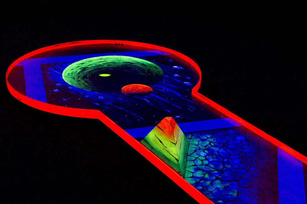 Schwarzlicht Minigolf 