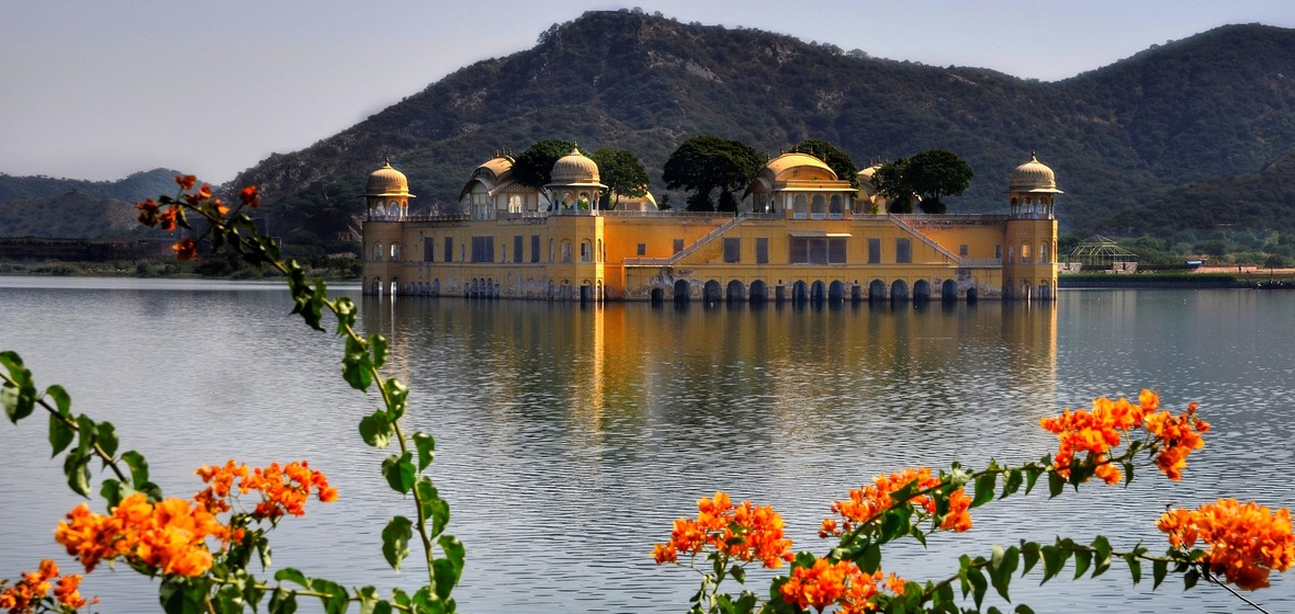 Best Places to Stay in Jaipur Near Tourist Attractions | 2026 Guide