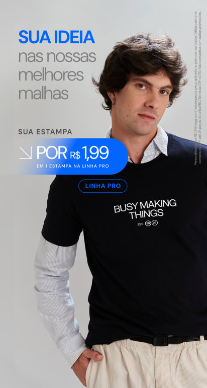 Pessoa usando camiseta preta personalizada na campanha Dia do Cliente