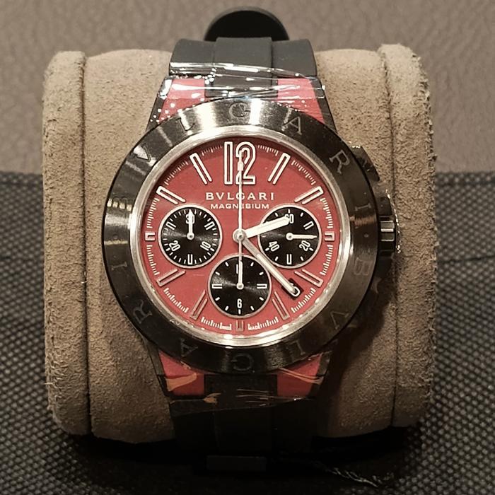 Bvlgari Diagono Magnesium Red Dial Chronograph Automatic with Rubber 42 - Watch Only thumbnail 5