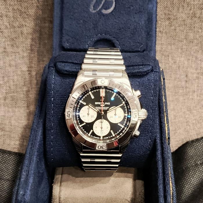 Breitling Chronomat B01, Black Dial Chronograph with Bracelet 42 mm thumbnail 4